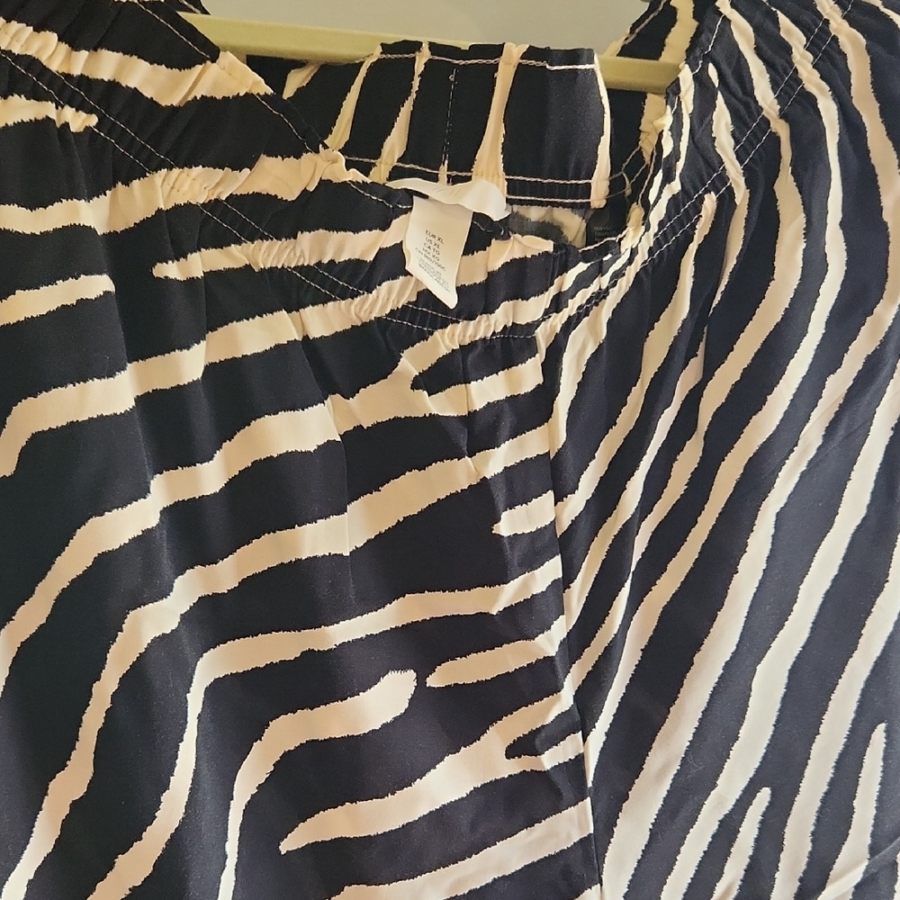 H&M Monochrome Patterned Trousers